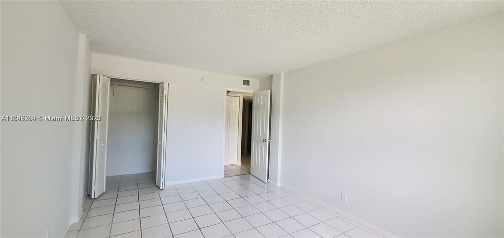 Photo of 500 Executive Center Dr #1M, West Palm Beach, FL 33401 (MLS # A11347769)