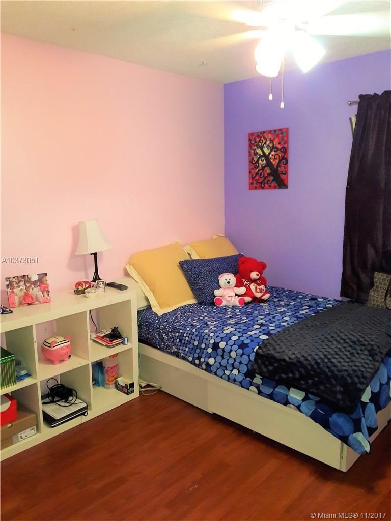 BLUE LAKE TOWNHOUSES COND - Residential Lease