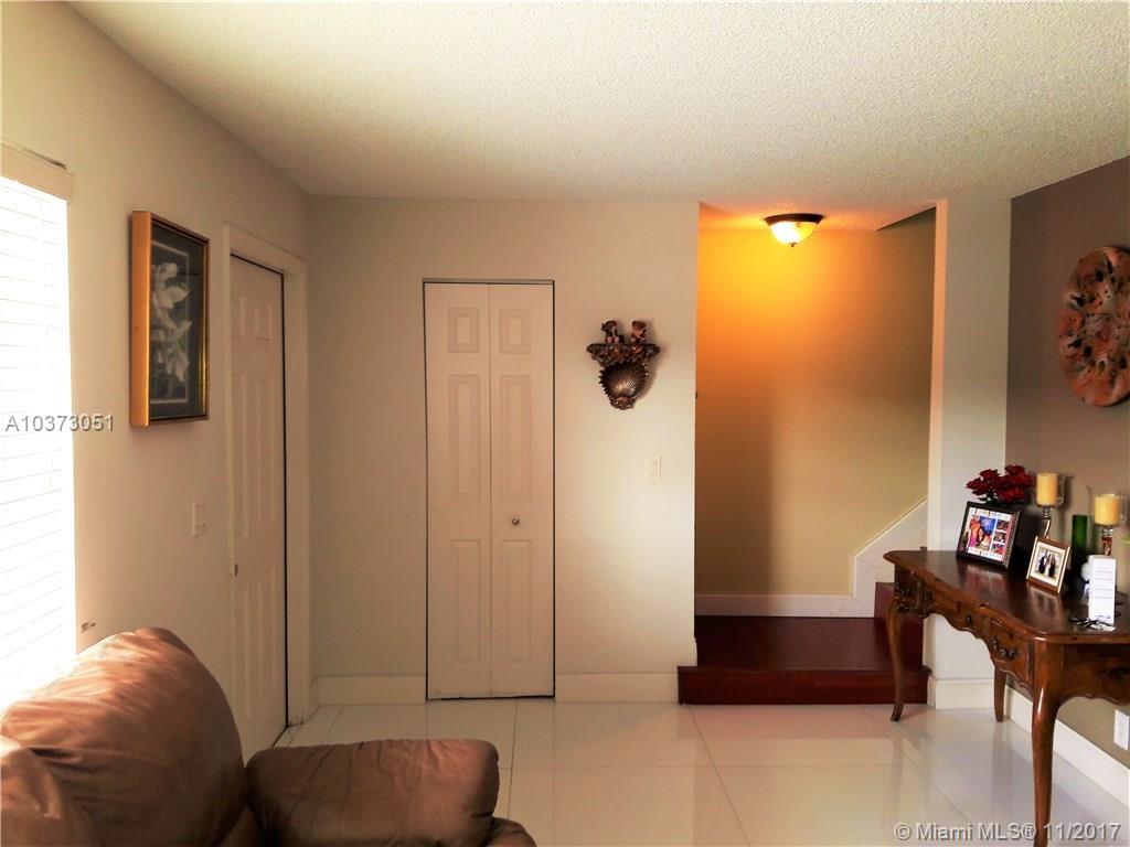 BLUE LAKE TOWNHOUSES COND - Residential Lease