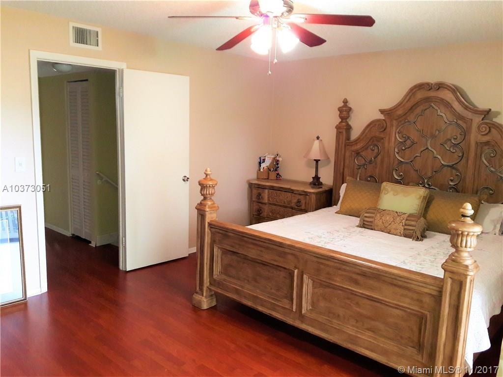 BLUE LAKE TOWNHOUSES COND - Residential Lease