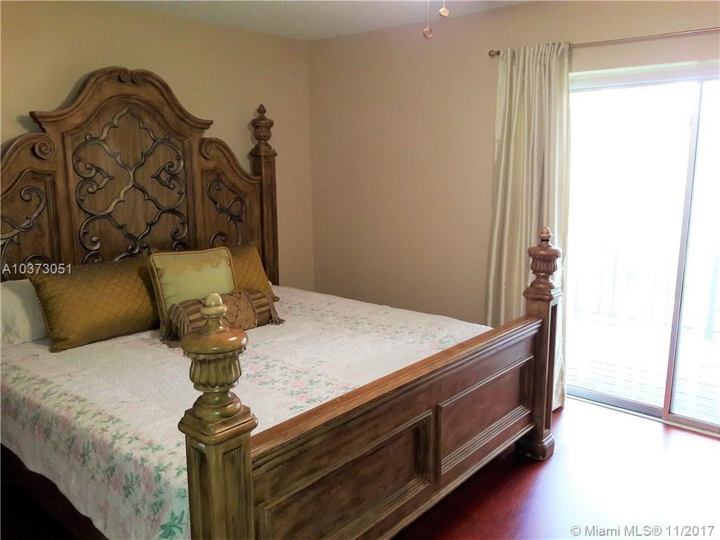 BLUE LAKE TOWNHOUSES COND - Residential Lease