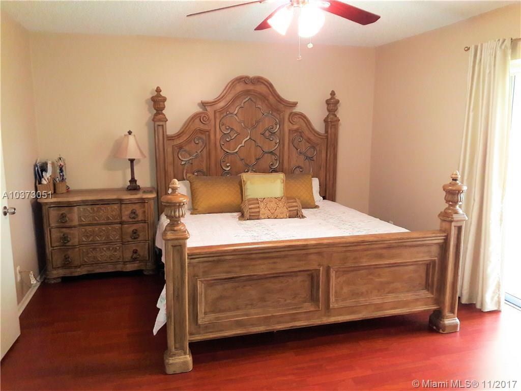 BLUE LAKE TOWNHOUSES COND - Residential Lease