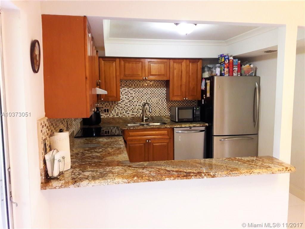 BLUE LAKE TOWNHOUSES COND - Residential Lease