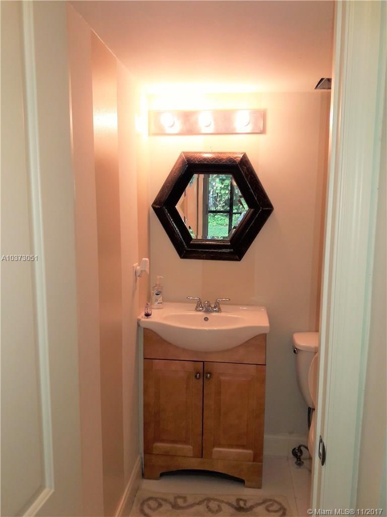 BLUE LAKE TOWNHOUSES COND - Residential Lease