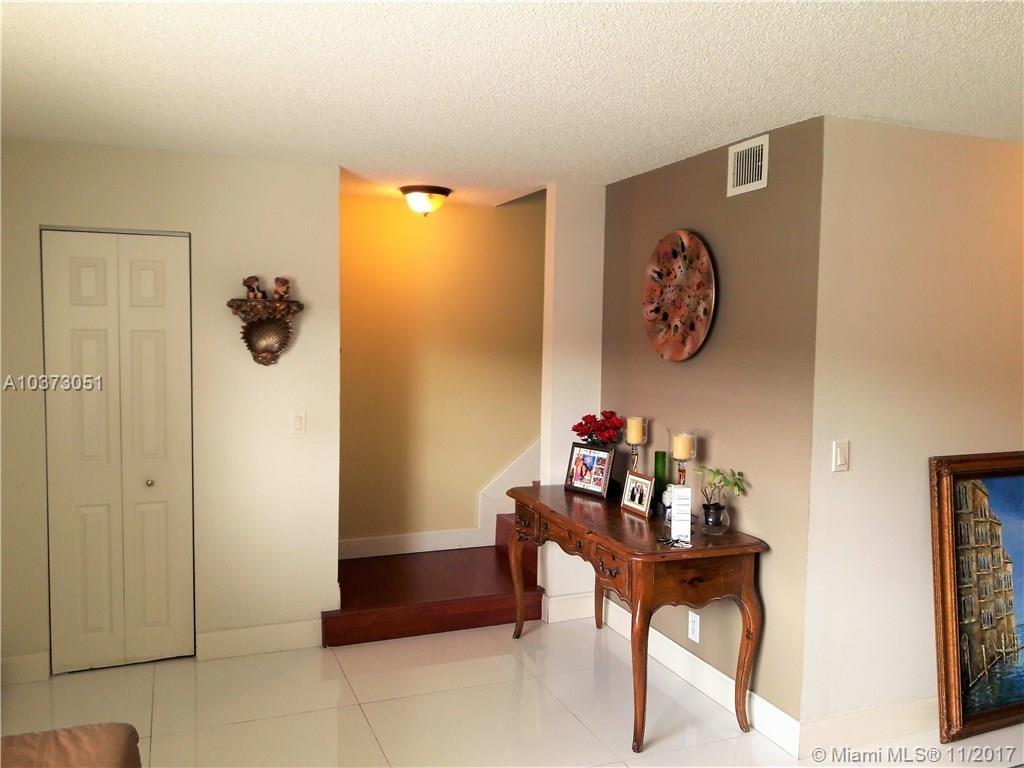 BLUE LAKE TOWNHOUSES COND - Residential Lease