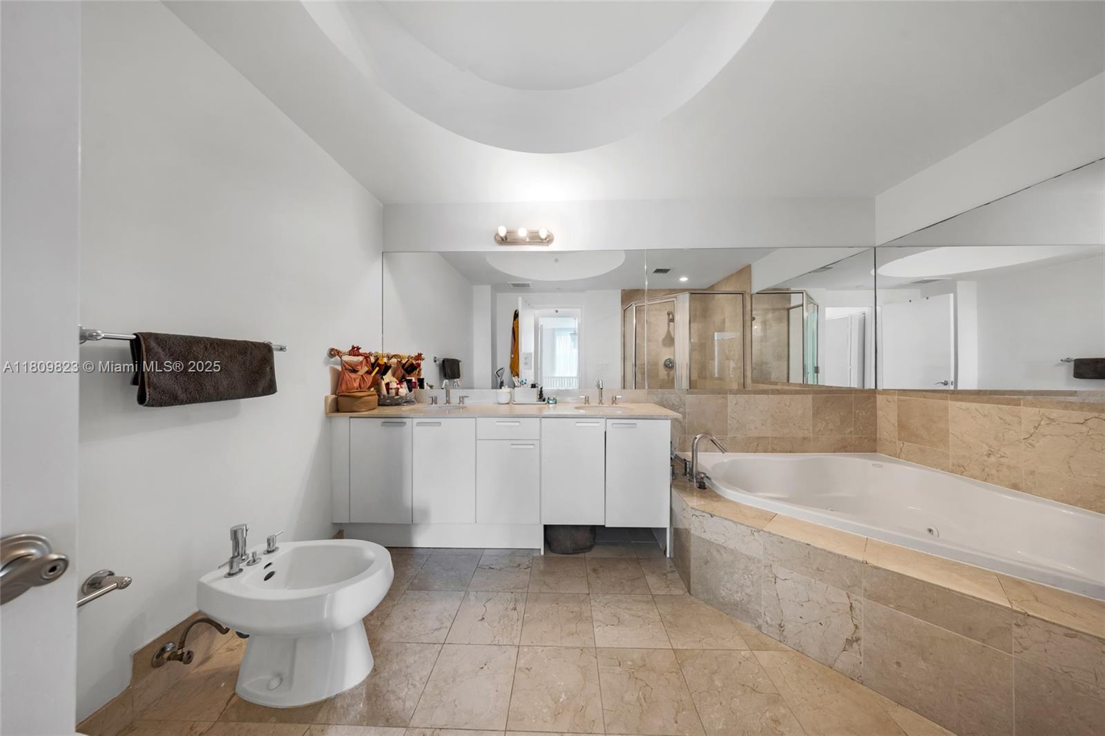 THE ATRIUM AT AVENTURA CO - Residential