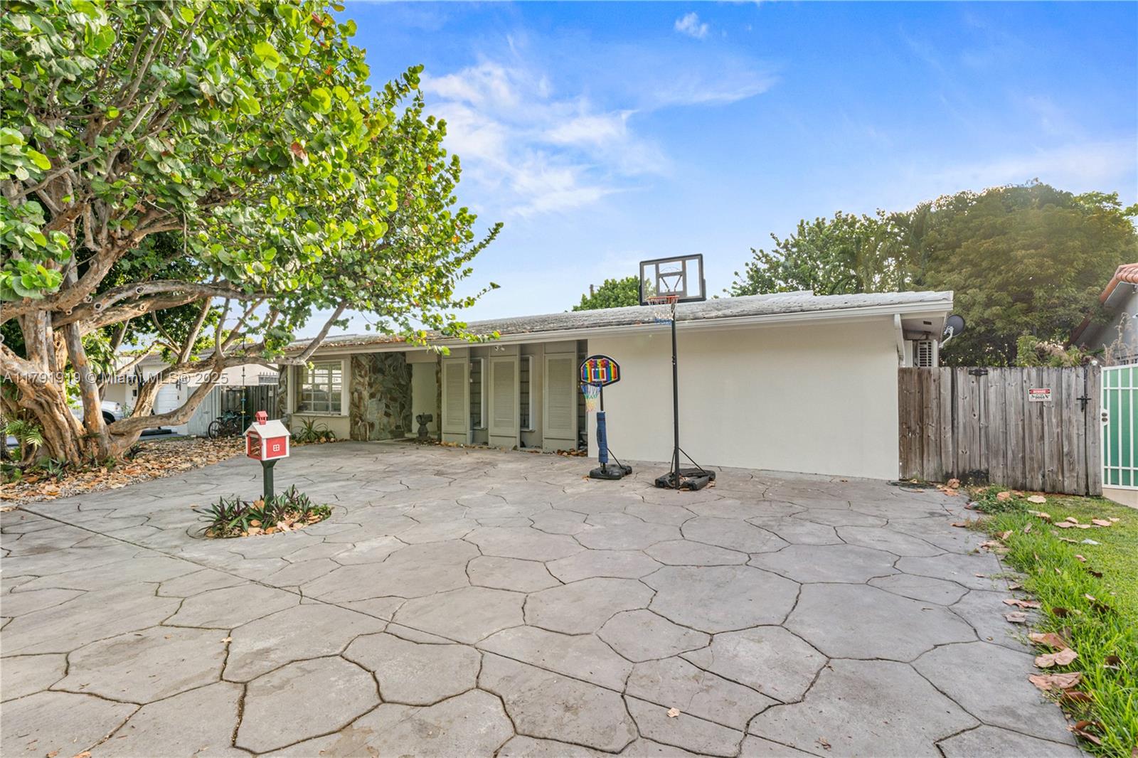 3030 SW 77th Ct
