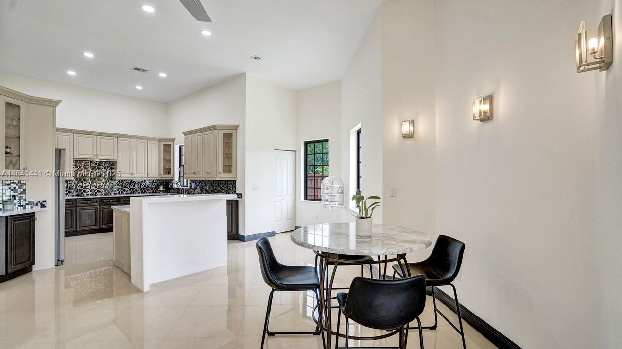 FLAMINGO GROVES - Residential