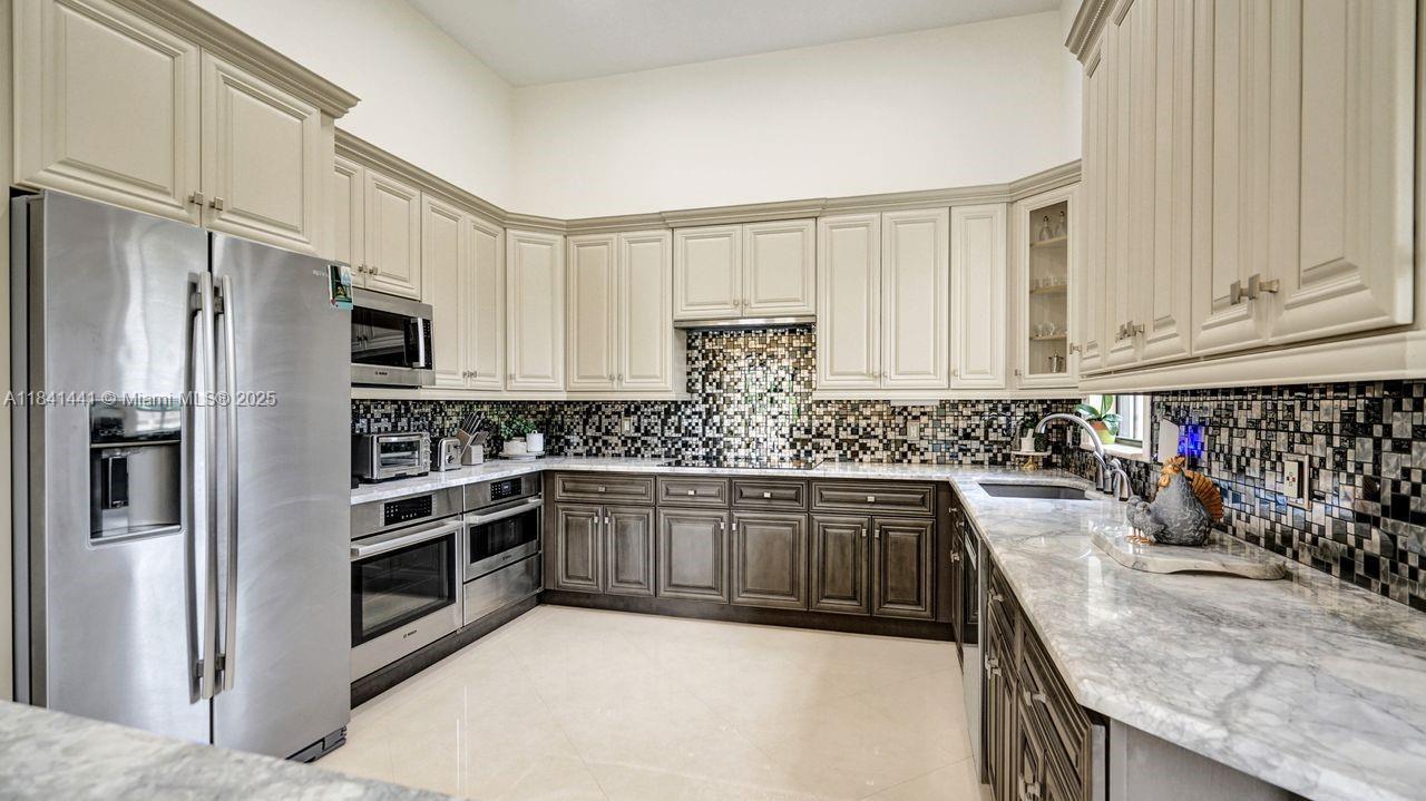 FLAMINGO GROVES - Residential