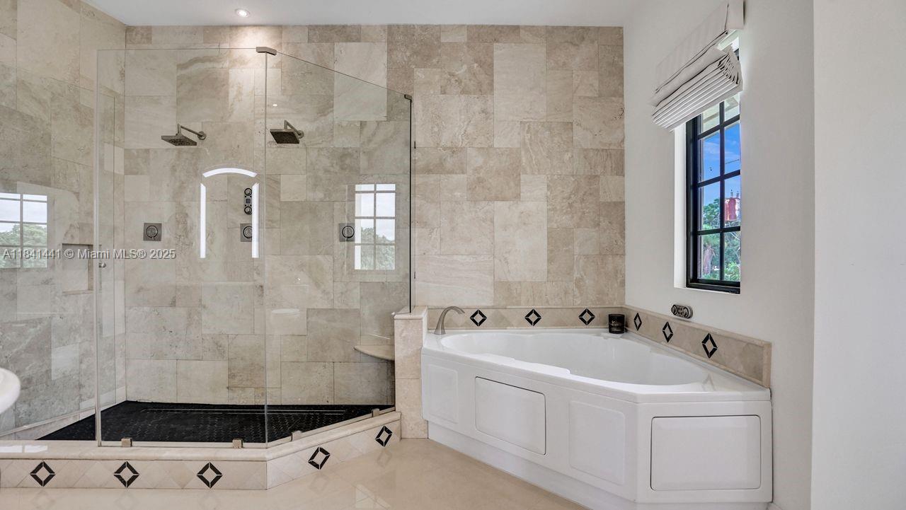 FLAMINGO GROVES - Residential