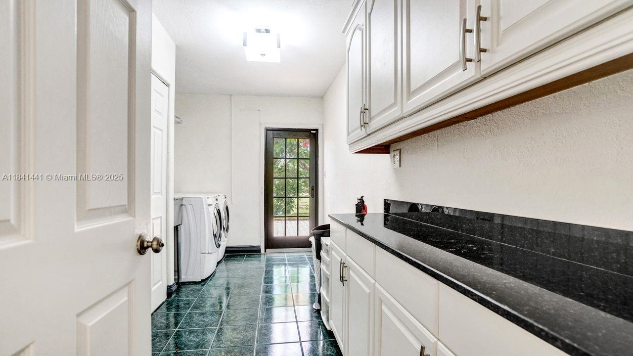 FLAMINGO GROVES - Residential