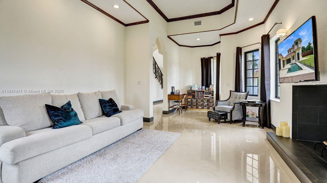 FLAMINGO GROVES - Residential