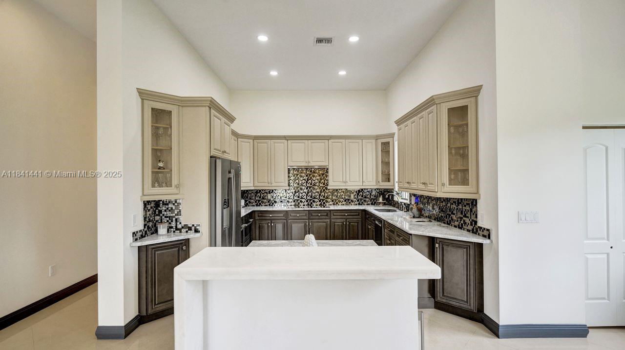 FLAMINGO GROVES - Residential