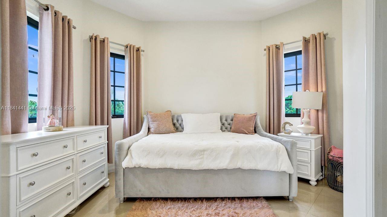 FLAMINGO GROVES - Residential