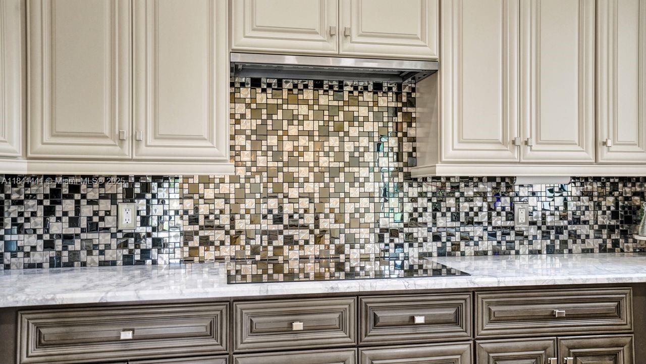 FLAMINGO GROVES - Residential