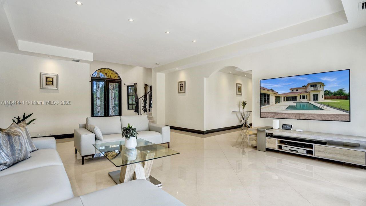 FLAMINGO GROVES - Residential