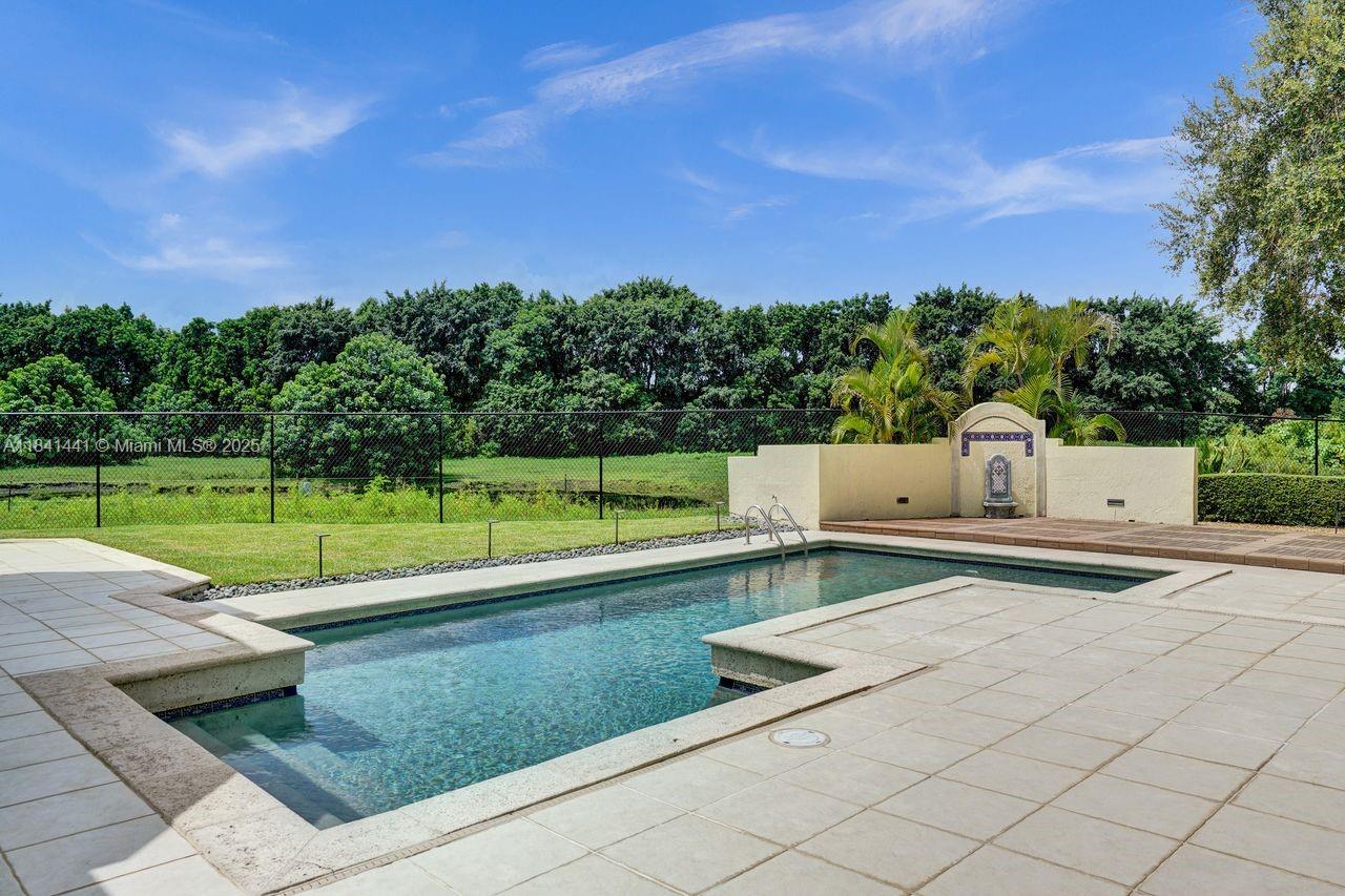 FLAMINGO GROVES - Residential