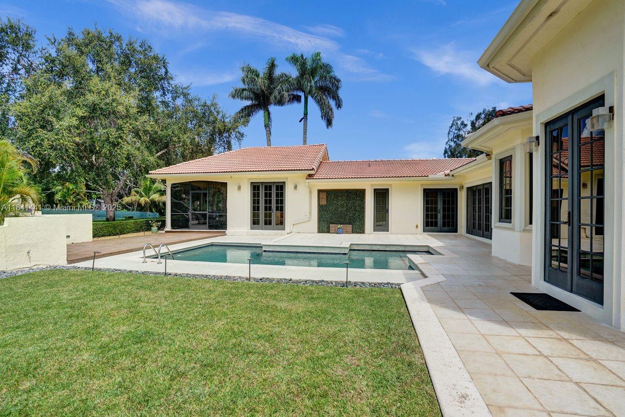 FLAMINGO GROVES - Residential