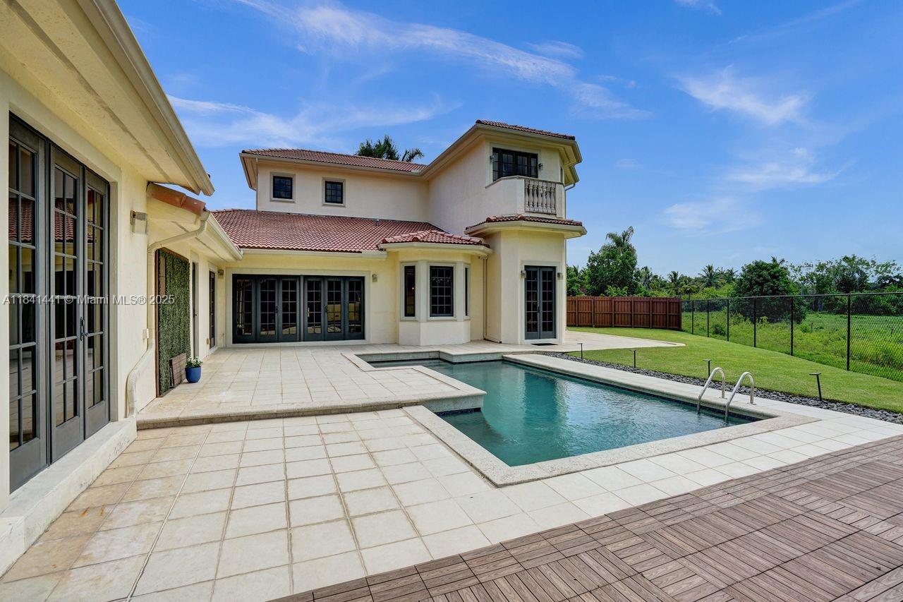 FLAMINGO GROVES - Residential