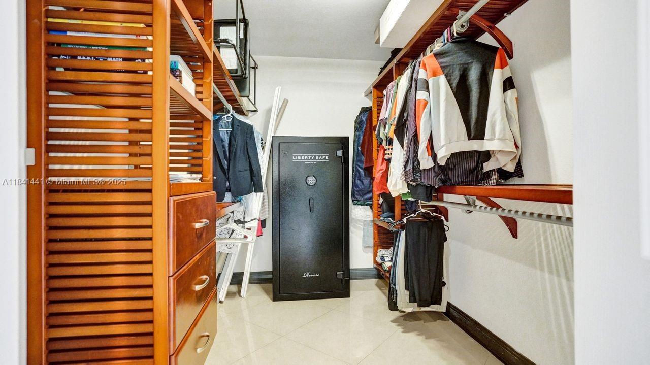 FLAMINGO GROVES - Residential