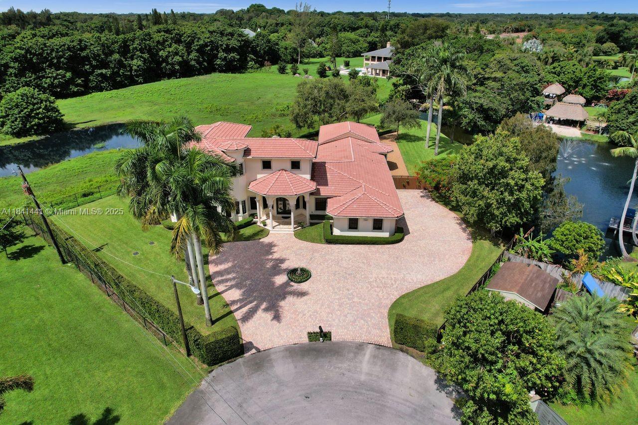 FLAMINGO GROVES - Residential