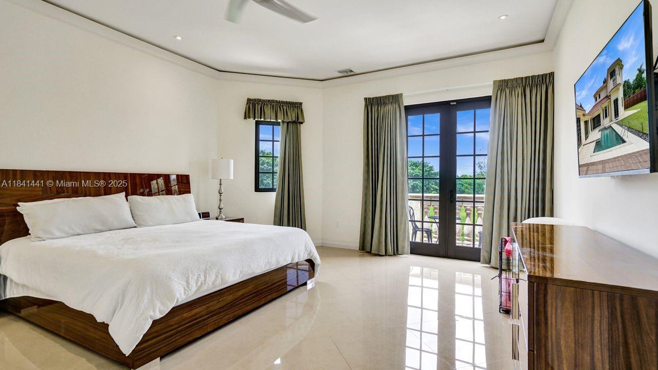 FLAMINGO GROVES - Residential