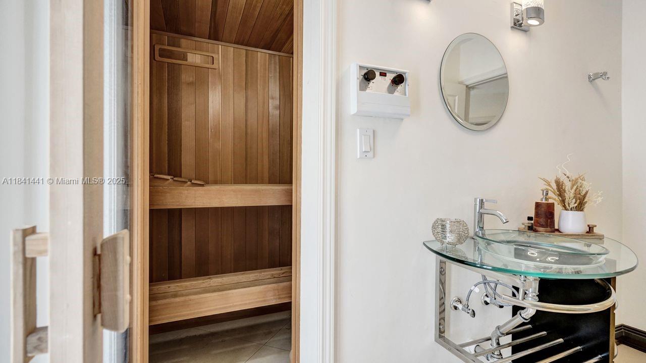 FLAMINGO GROVES - Residential