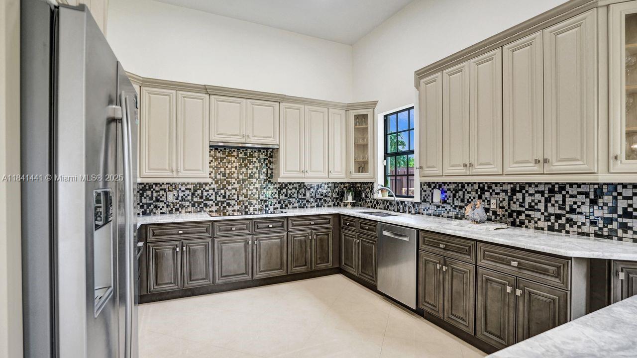 FLAMINGO GROVES - Residential