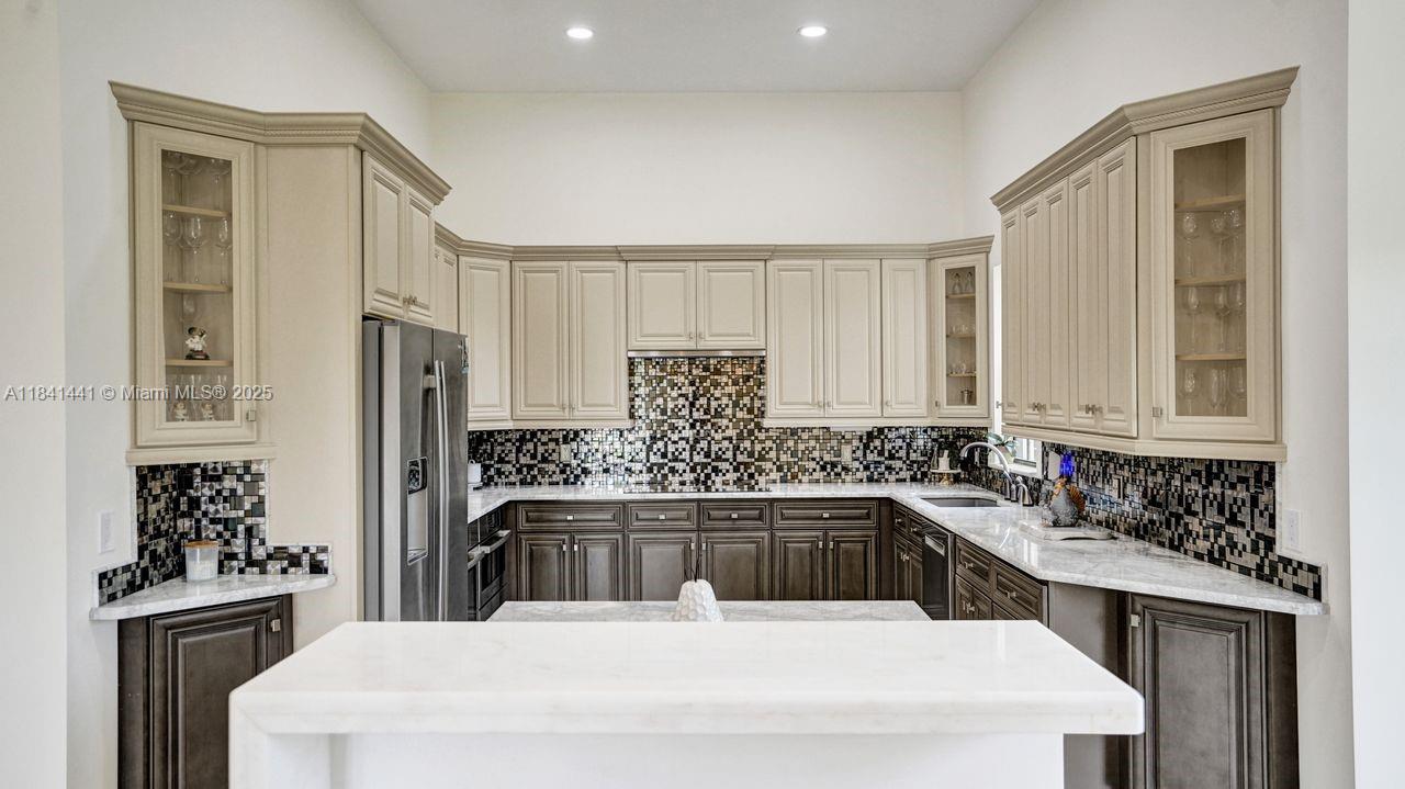 FLAMINGO GROVES - Residential