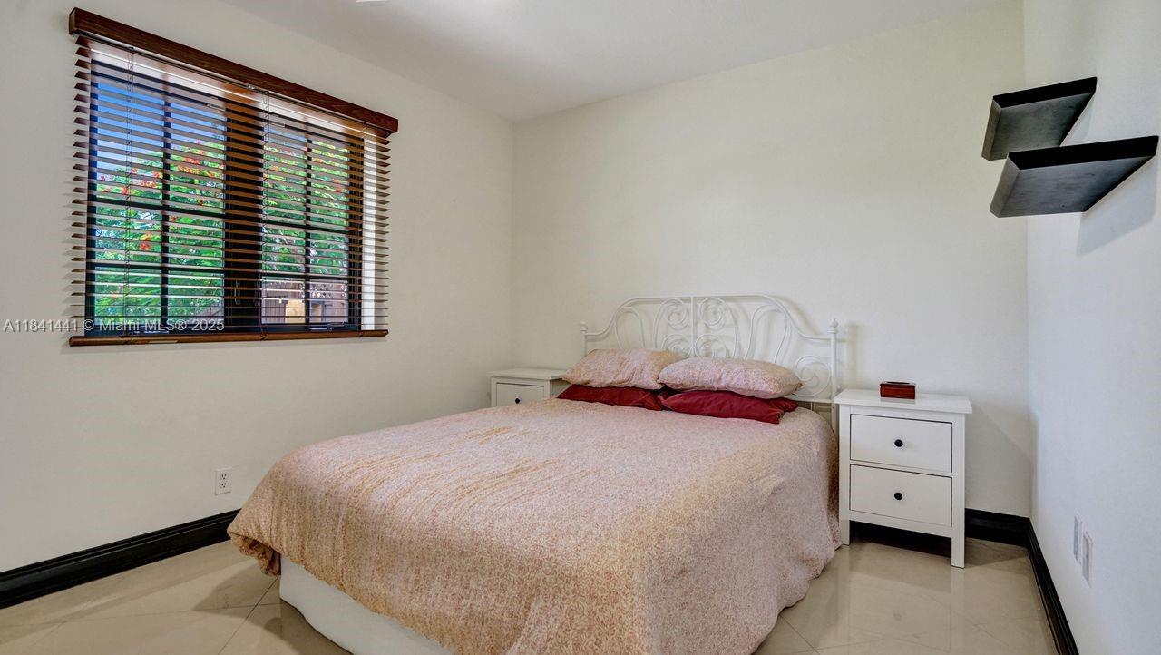 FLAMINGO GROVES - Residential