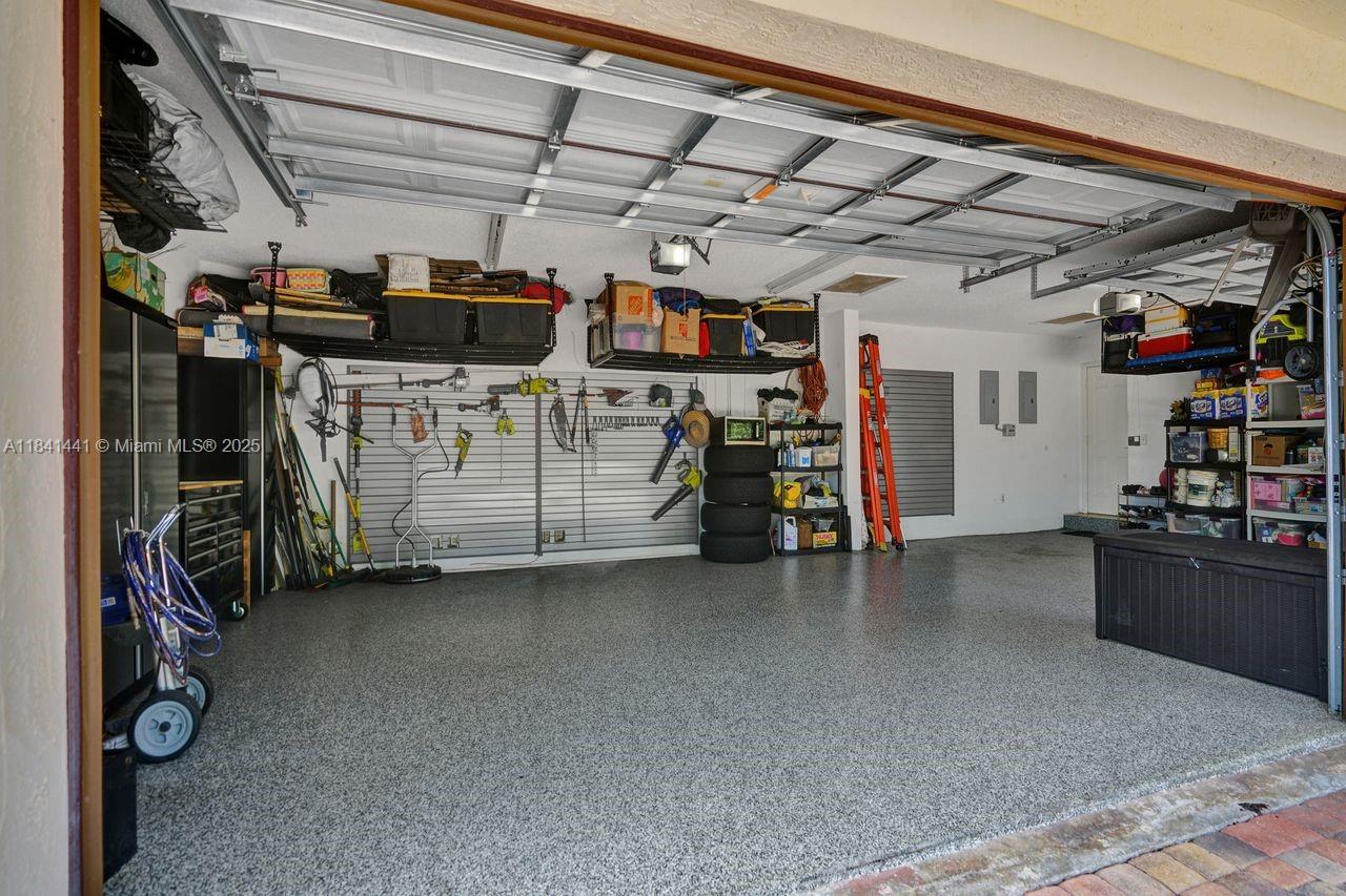 FLAMINGO GROVES - Residential