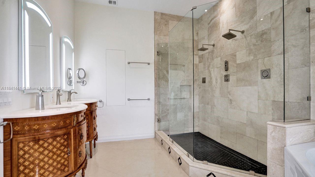 FLAMINGO GROVES - Residential