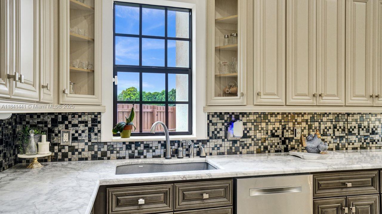 FLAMINGO GROVES - Residential