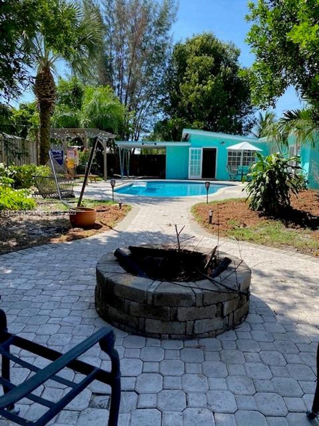 Photo of 141 SE 25th Ave, Boynton Beach, FL 33435 (MLS # A11382031)