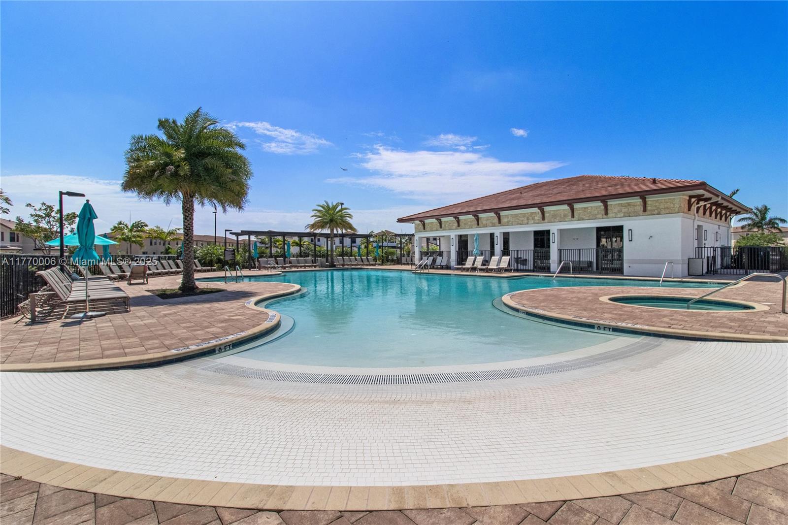 AQUABELLA SECTION ONE - Residential