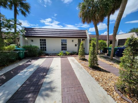 Townhouse in Miami Lakes FL 7424 Big Cypress Dr Dr.jpg