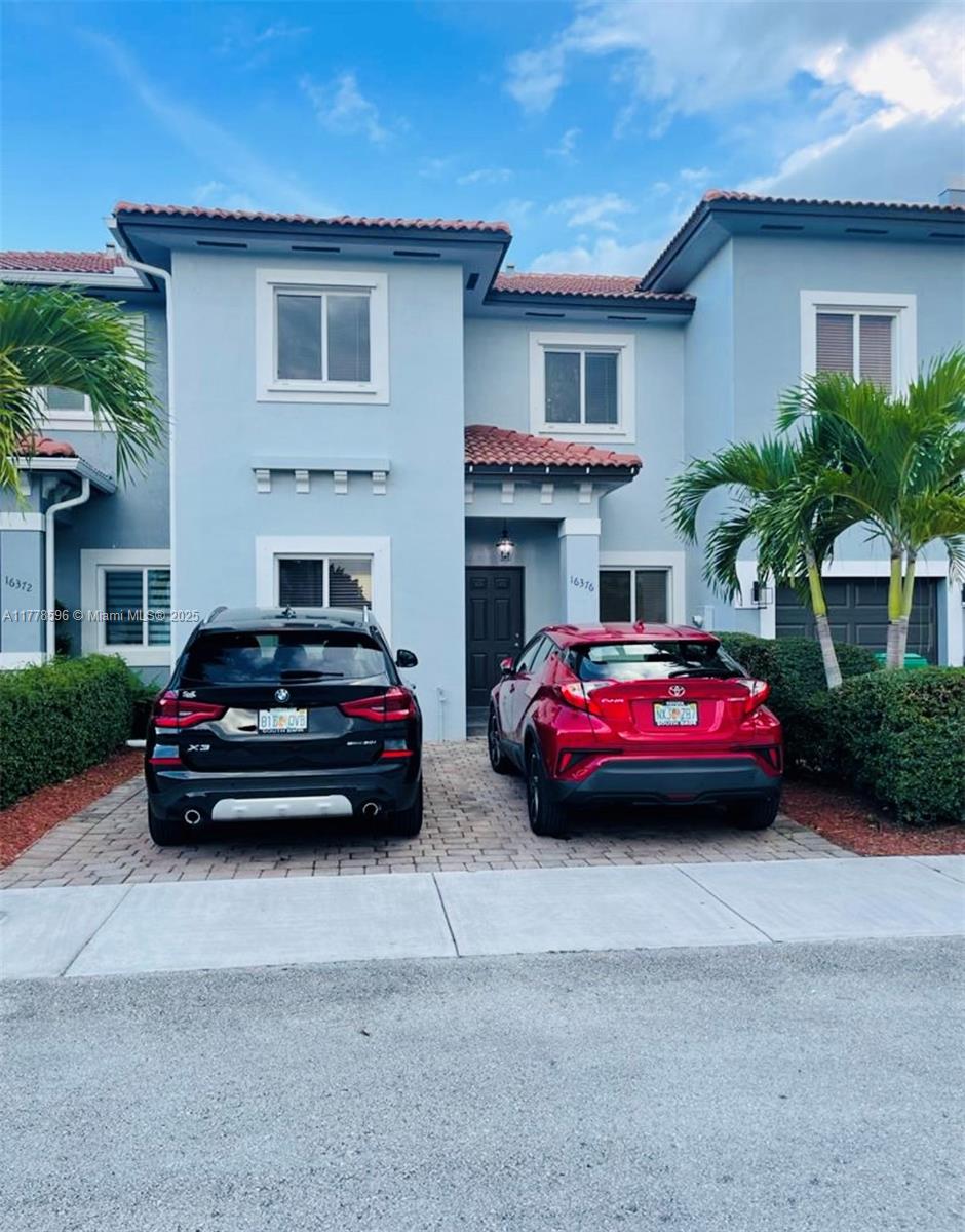16376 Sw 44th Way 16376, Miami, Broward County, Florida - 4 Bedrooms  
3 Bathrooms - 