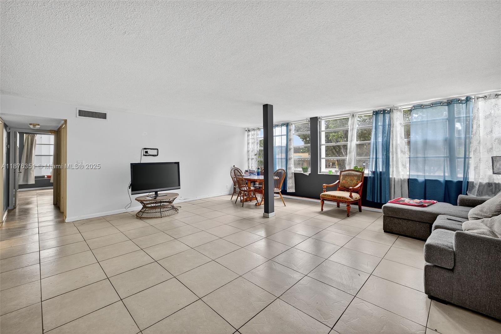 PLANTATION ROYAL SECTION - Residential