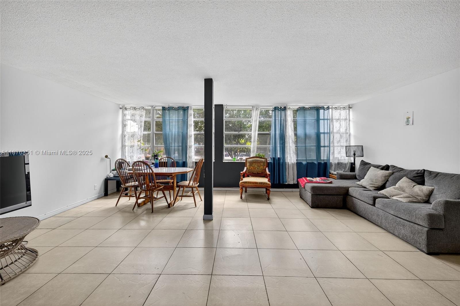 PLANTATION ROYAL SECTION - Residential