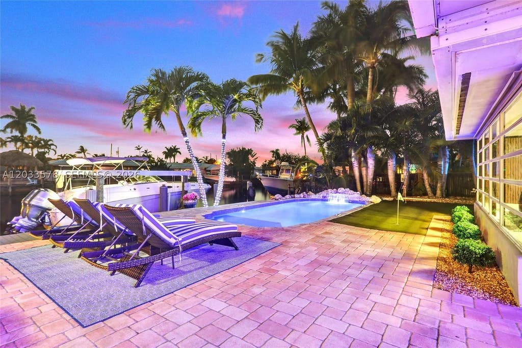 Photo of 200 SE 3rd St, Pompano Beach, FL 33060 (MLS # A12033578)