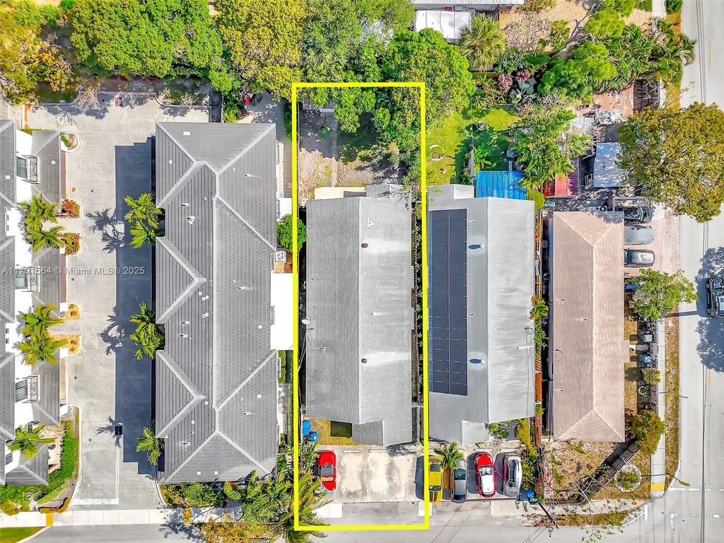 Photo of 1016 NE 33rd St, Oakland Park, FL 33334 (MLS # A11791564)