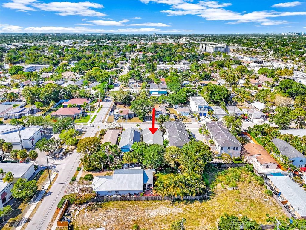 Photo of 1016 NE 33rd St, Oakland Park, FL 33334 (MLS # A11791564)