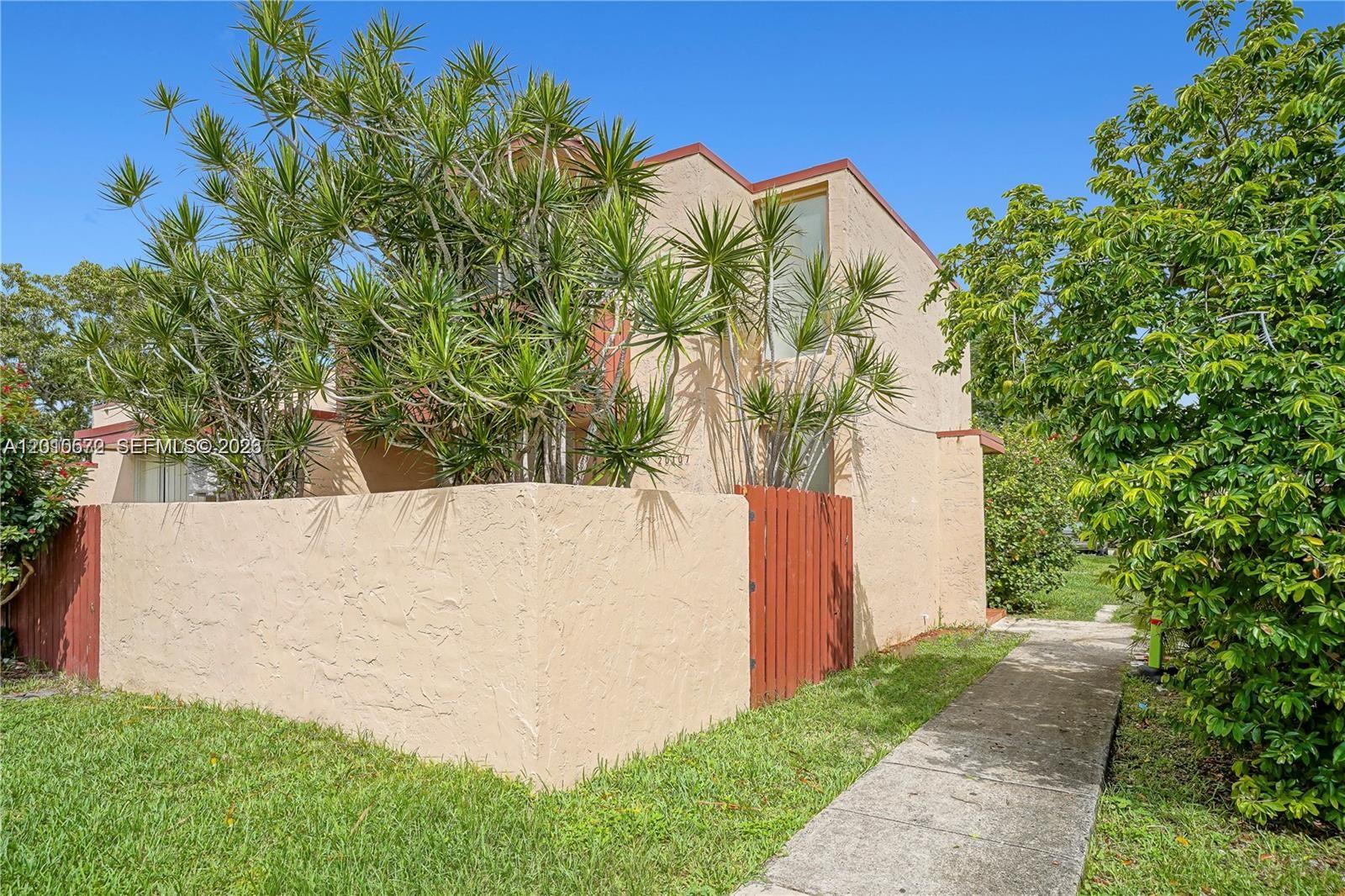 VILLAS AT CUTLER RIDGE - Residential