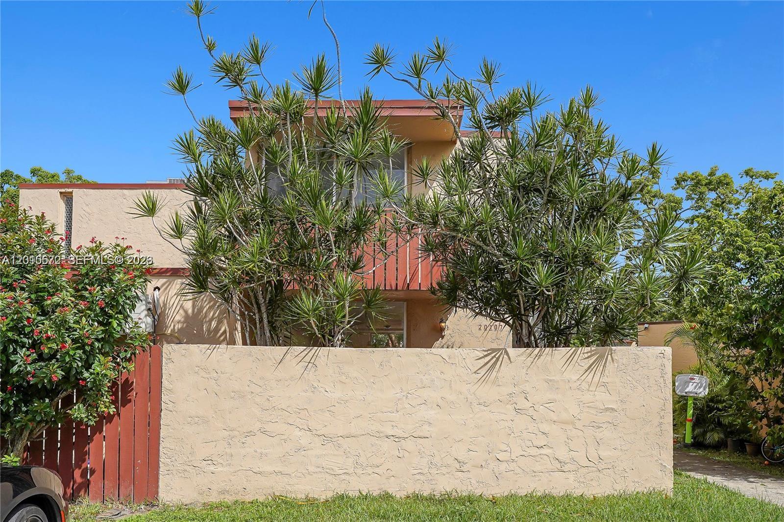 VILLAS AT CUTLER RIDGE - Residential