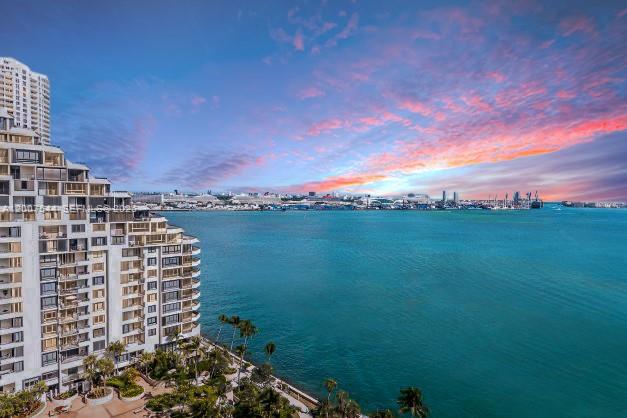 ISOLA CONDO - Residential