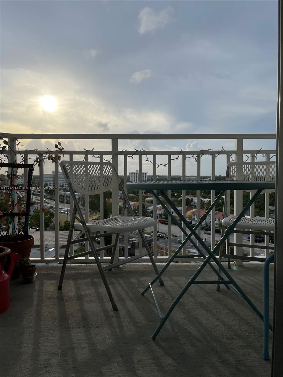Bayview Palms Condo - Residential
