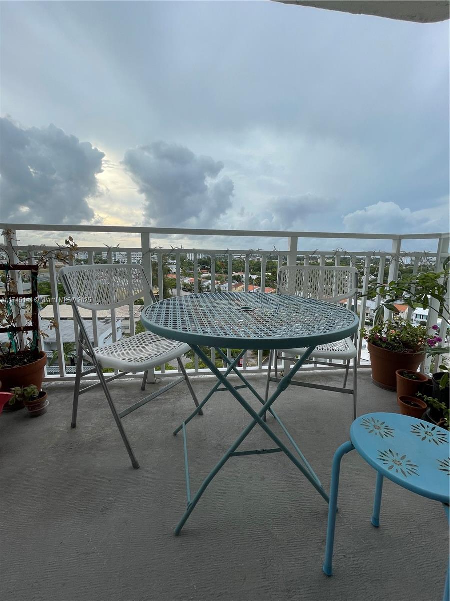 Bayview Palms Condo - Residential