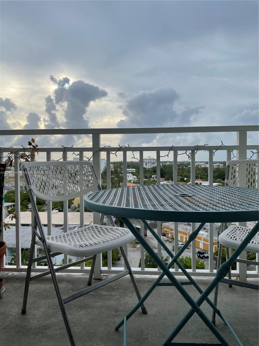 Bayview Palms Condo - Residential