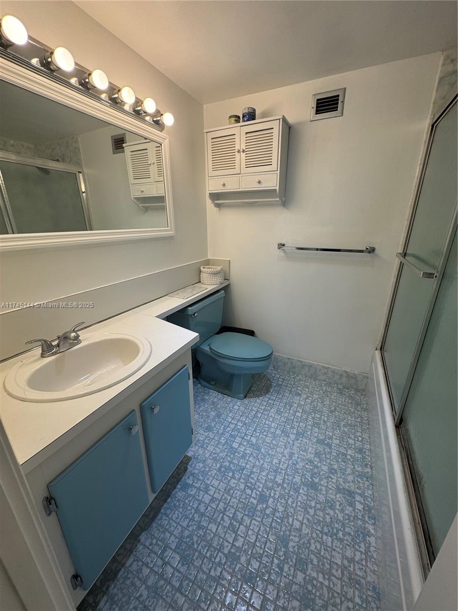 Bayview Palms Condo - Residential