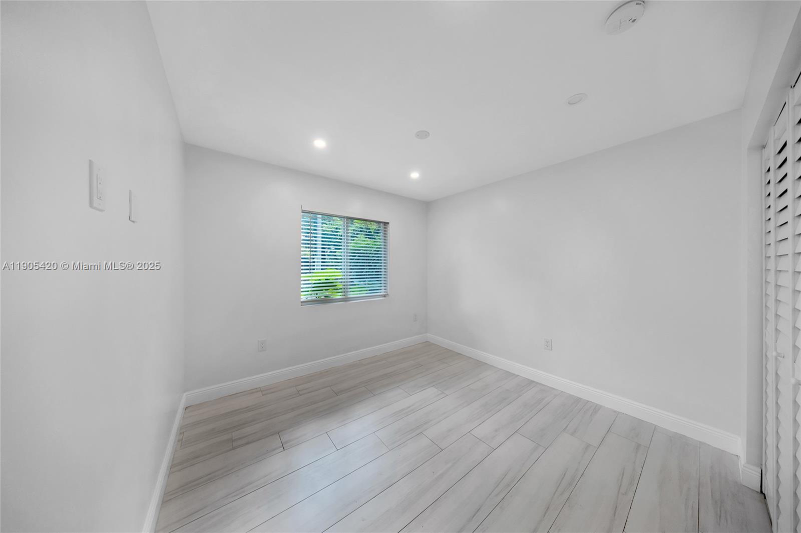 LOOK HOMESITES NO 2 - Residential Lease